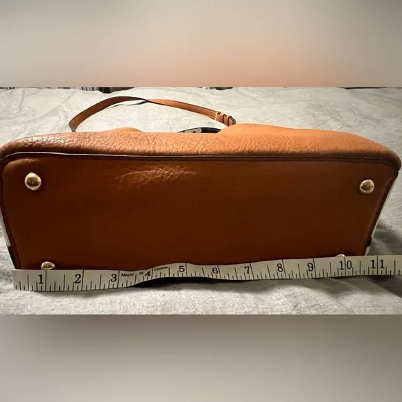 Awesome, NWOT Tan with Cow Decor Handle is a UnBranded Shoulder Bag/Cross Body. - Picture 15 of 16